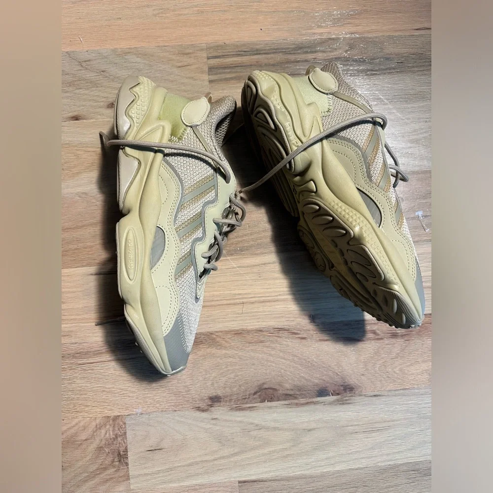 Adidas - Picture 1 of 4
